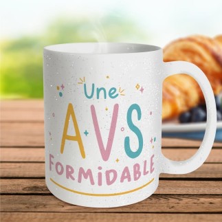 Mug a paillettes "une a.v.s. formidable"