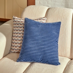 Coussin flanelle côtelé Arum 38 x 38 cm bleu encre
