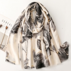 Foulard imprimé grandes fleurs beige