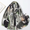 Foulard imprimé fleurs dessins vert