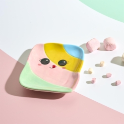 ASSIETTE RELIEF KAWAII 17,4X14,8CM CHAMALLOW