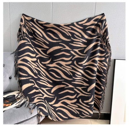 Echarpe carré zèbre camel