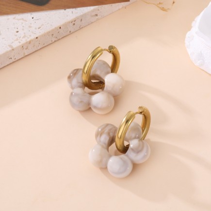 Boucles d'oreilles fleur pierre beige