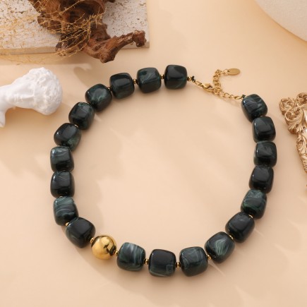 Collier pierres carrées vert