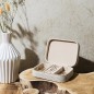 BOITE A BIJOUX EN VELOURS COTELE RECTANGLE BEIGE