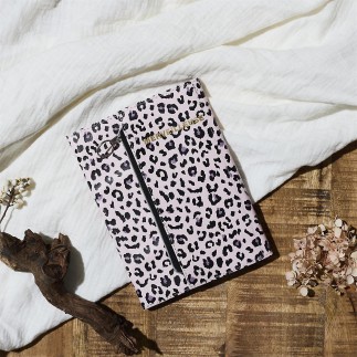 CAHIER COUVERTURE LEOPARD ET TROUSSE INTEGREE