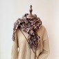 Echarpe léopard avec frange taupe