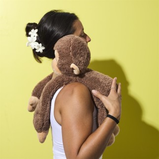 PELUCHE SINGE CALIN LESTEE