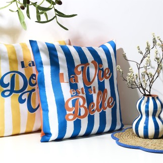 COUSSIN DEPERLANT LA VIE EST BELLE 40X40CM